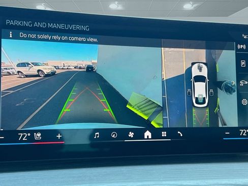 Used 2025 BMW i4 eDrive40 w/ Premium Package image 22