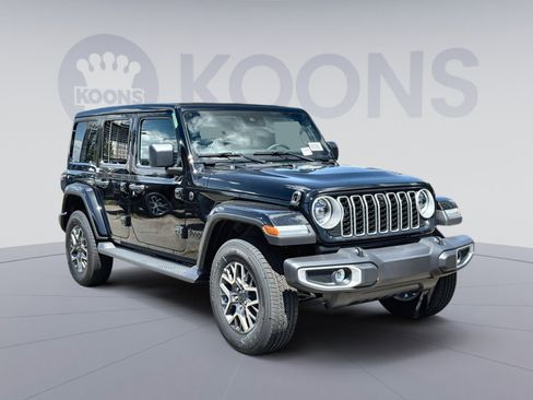 New 2025 Jeep Wrangler Sahara image 10
