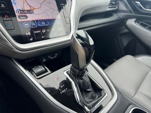 Used 2020 Subaru Outback Limited image 16