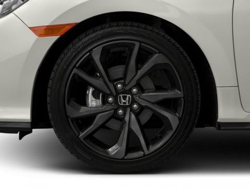 Used 2018 Honda Civic Sport image 11