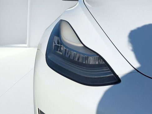 Used 2018 Tesla Model 3 Long Range image 8