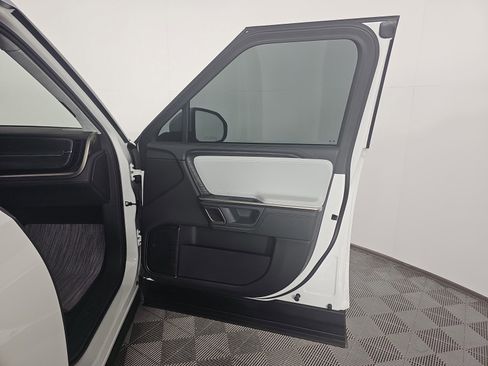 Used 2024 Rivian R1S Adventure AWD/4WD image 18