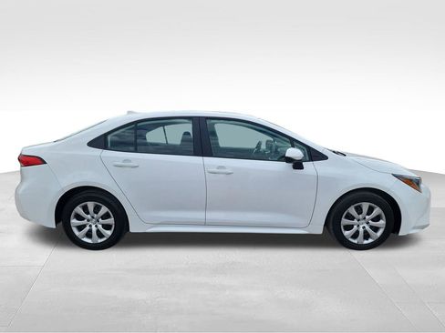 Used 2025 Toyota Corolla LE FWD image 10