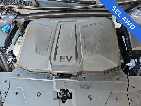 Certified 2026 Hyundai Ioniq 5 SEL AWD/4WD image 13