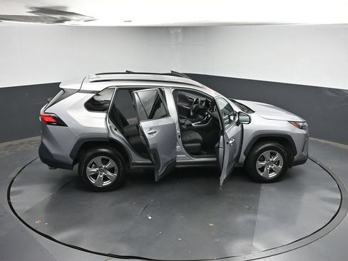 Used 2024 Toyota RAV4 XLE FWD image 44
