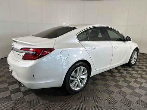 Used 2016 Buick Regal FWD image 2