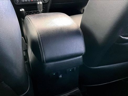 Used 2017 Jeep Wrangler Unlimited Sahara w/ Quick Order Package 24E Chief AWD/4WD image 10