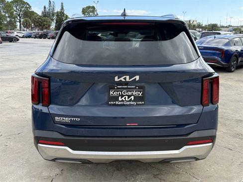 New 2026 Kia Sorento S w/ S Panoramic Sunroof Package image 5