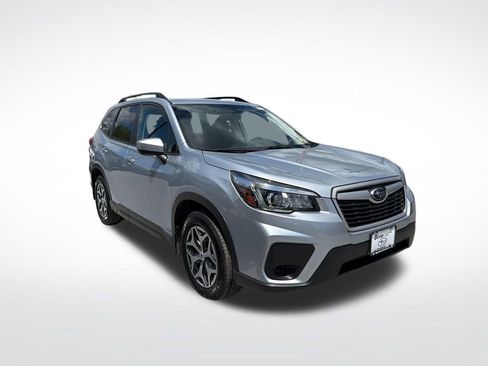 Used 2019 Subaru Forester Premium AWD/4WD image 3