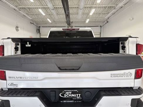 Used 2024 Chevrolet Silverado 2500 High Country w/ Technology Package AWD/4WD image 15
