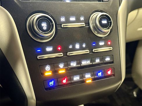 Used 2016 Lincoln MKC Black Label w/ Lincoln MKC Climate Package image 18