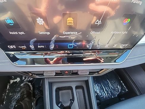 New 2026 Volkswagen Tiguan SE AWD/4WD image 16