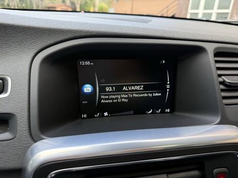 Used 2016 Volvo V60 T5 Cross Country Platinum image 19