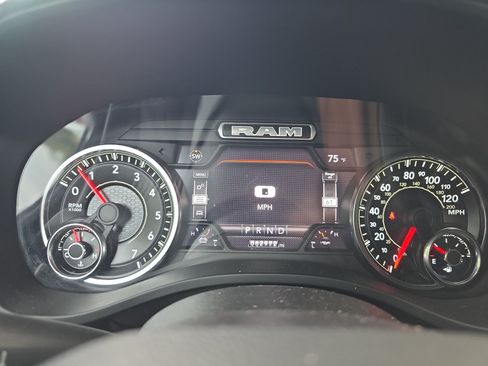 Used 2022 RAM 1500 Laramie w/ Sport Appearance Package AWD/4WD image 18