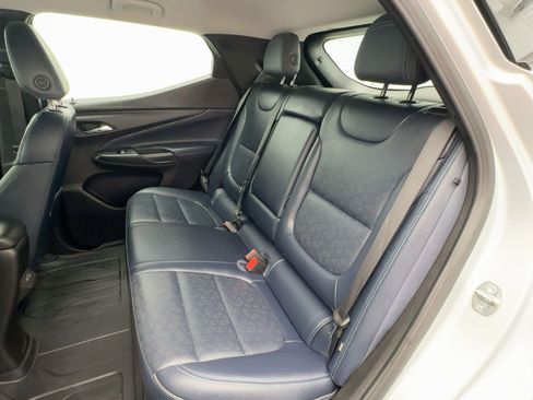 Used 2022 Chevrolet Bolt EUV LT w/ Convenience Package image 15