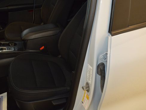 Used 2025 Ford Escape Active AWD/4WD image 15