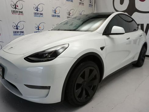 Used 2023 Tesla Model Y Long Range image 5