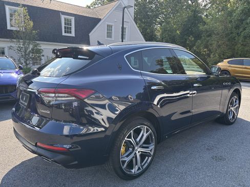 Used 2022 Maserati Levante Modena AWD/4WD image 5