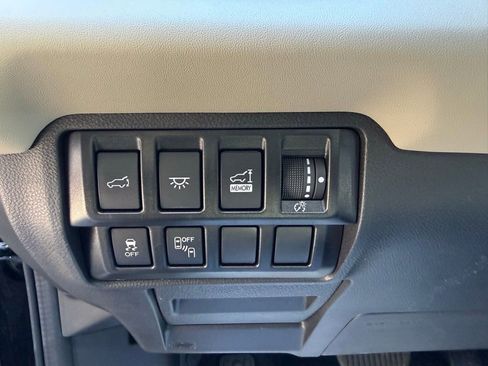 Used 2022 Subaru Ascent Limited w/ Technology Package AWD/4WD image 13