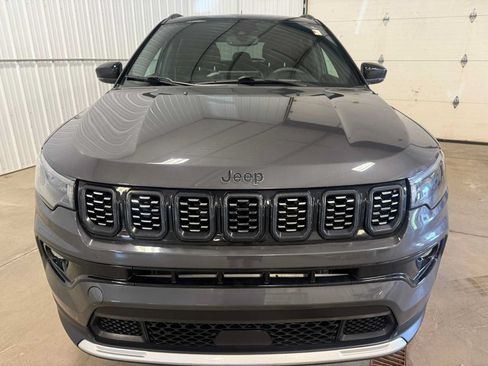 Used 2024 Jeep Compass Limited w/ Sun and Sound Group AWD/4WD image 3
