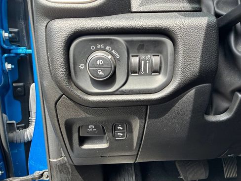 Used 2025 RAM 1500 Big Horn AWD/4WD image 13