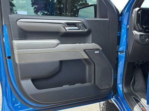 Used 2022 Chevrolet Silverado 1500 ZR2 w/ Technology Package AWD/4WD image 9