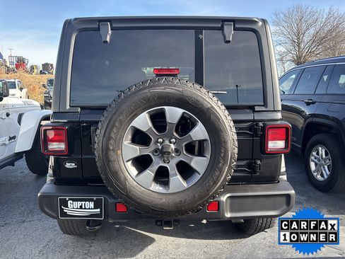 Used 2023 Jeep Wrangler Sahara image 8