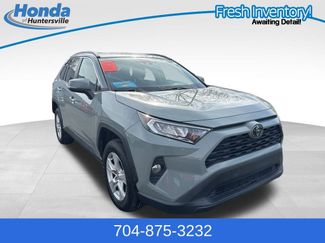 Used 2020 Toyota RAV4 XLE video 1