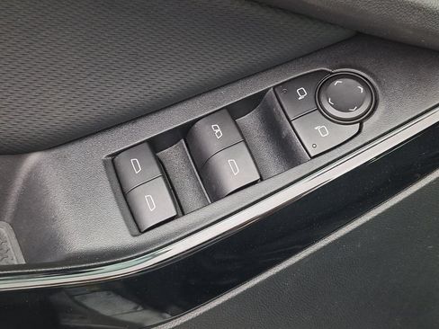 Used 2026 Chevrolet Equinox LT FWD image 14