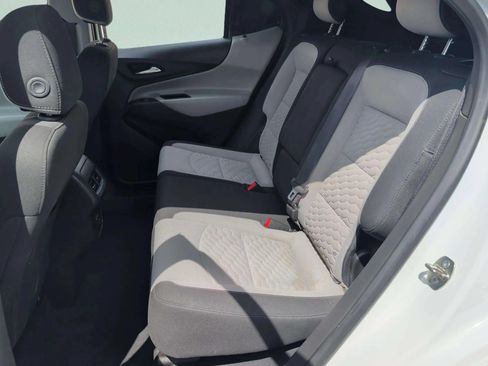 Used 2020 Chevrolet Equinox LS FWD image 18