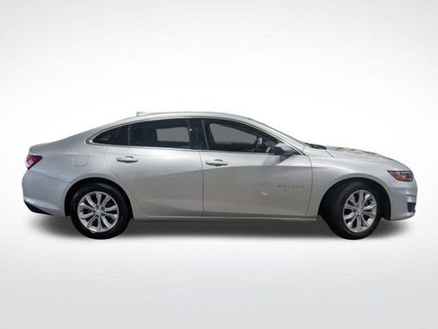 Used 2021 Chevrolet Malibu LT image 2