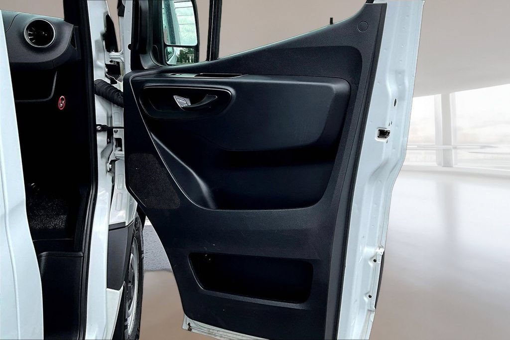 Used 2025 Mercedes-Benz Sprinter 2500 image 22