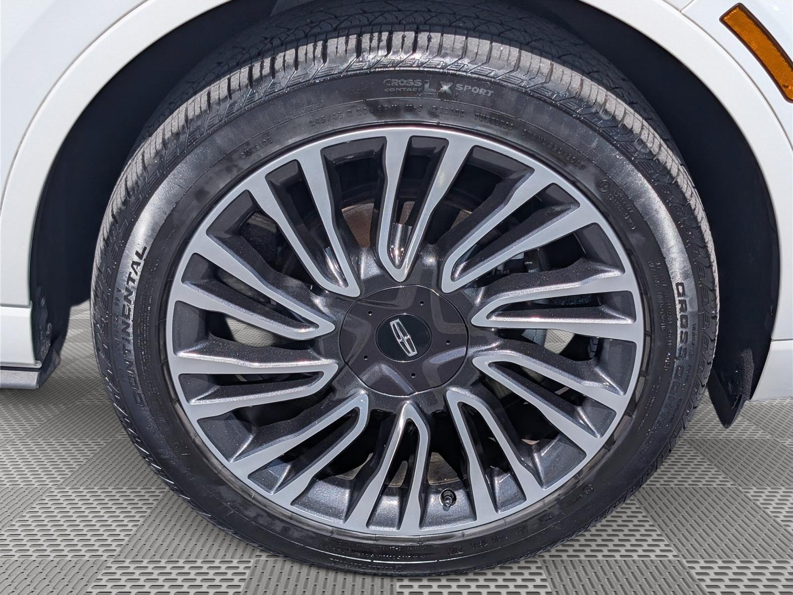 Used 2022 Lincoln Corsair AWD w/ Premium Package image 10