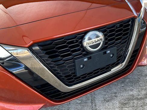 Used 2021 Nissan Altima 2.5 SR w/ SR Premium Package image 30