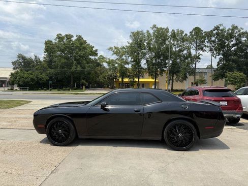 Used 2020 Dodge Challenger SXT w/ Blacktop Package RWD image 7