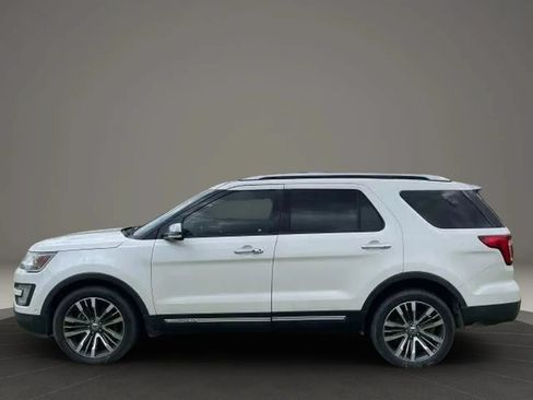 Used 2016 Ford Explorer Platinum AWD/4WD image 2