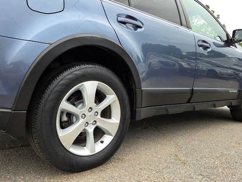 Used 2013 Subaru Outback 2.5i Limited w/ Moonroof Pkg AWD/4WD image 16