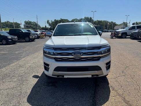 Used 2024 Ford Expedition Platinum AWD/4WD image 2