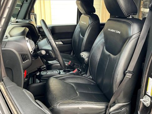 Used 2016 Jeep Wrangler Unlimited Rubicon image 24