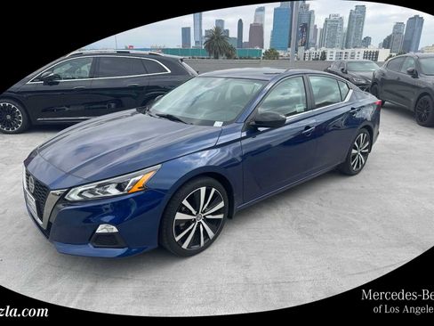 Used 2022 Nissan Altima 2.5 SR FWD image 1