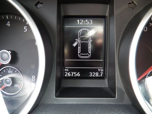 Used 2013 Volkswagen Golf 4-Door FWD image 24