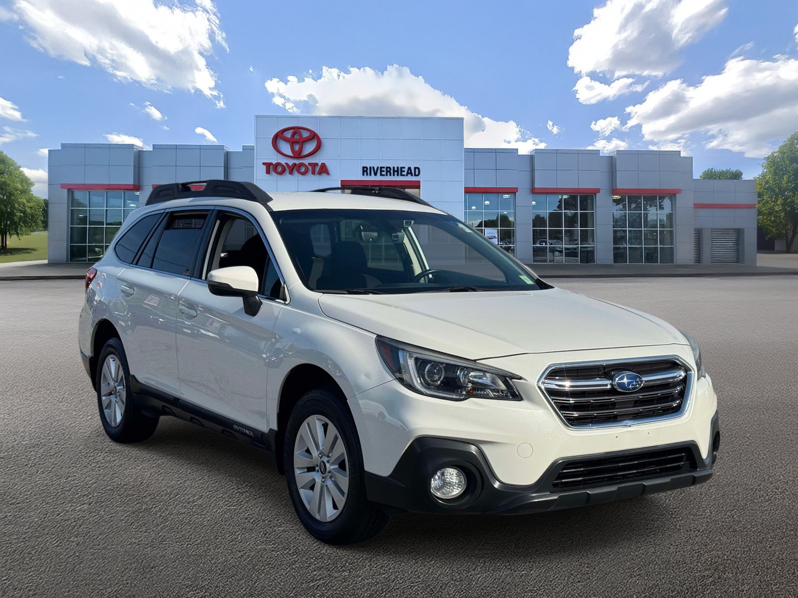 Used 2018 Subaru Outback 2.5i Premium AWD/4WD image 2