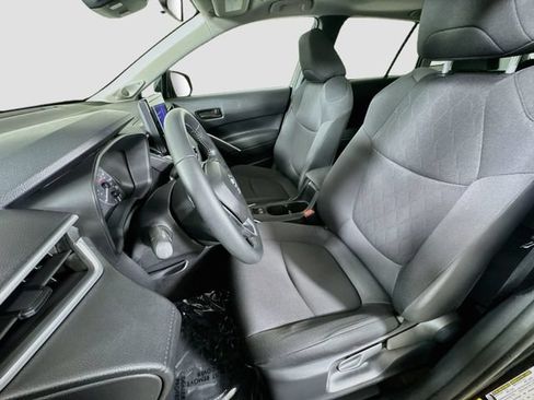 Used 2025 Toyota Corolla Cross LE w/ Moonroof Package AWD/4WD image 18