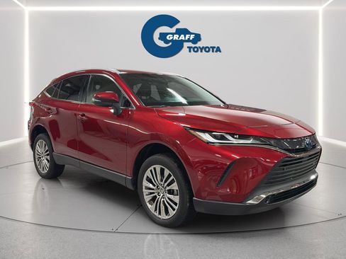 Used 2022 Toyota Venza XLE image 18