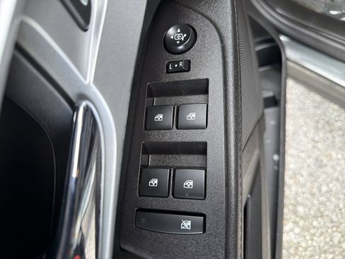 Used 2017 Chevrolet Equinox LS FWD image 17