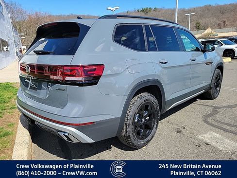 New 2026 Volkswagen Atlas Peak Edition AWD/4WD image 3