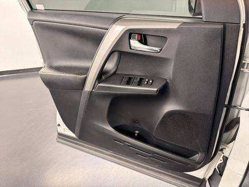 Used 2016 Toyota RAV4 XLE FWD image 21