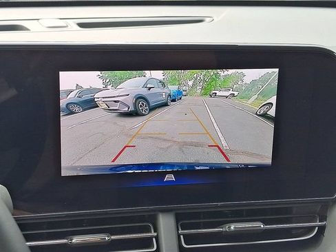 Certified 2024 Chevrolet Trax LT w/ Driver Confidence Package FWD image 14