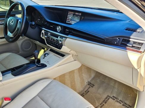 Used 2013 Lexus ES 350 w/ Luxury Pkg image 22