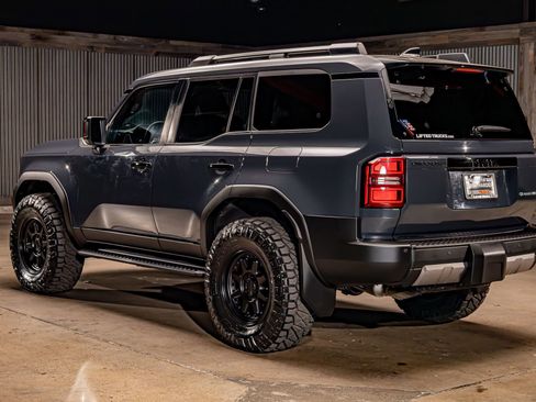 Used 2024 Toyota Land Cruiser image 7